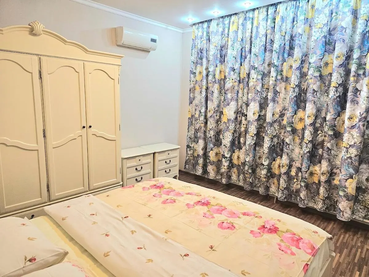 3Rooms Apartment In The Center Almaty 0*,