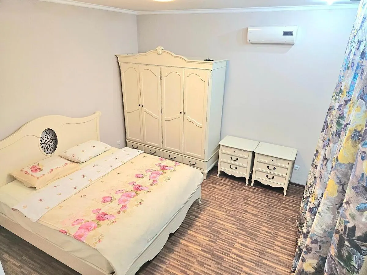 3Rooms Apartment In The Center Almaty 0*,