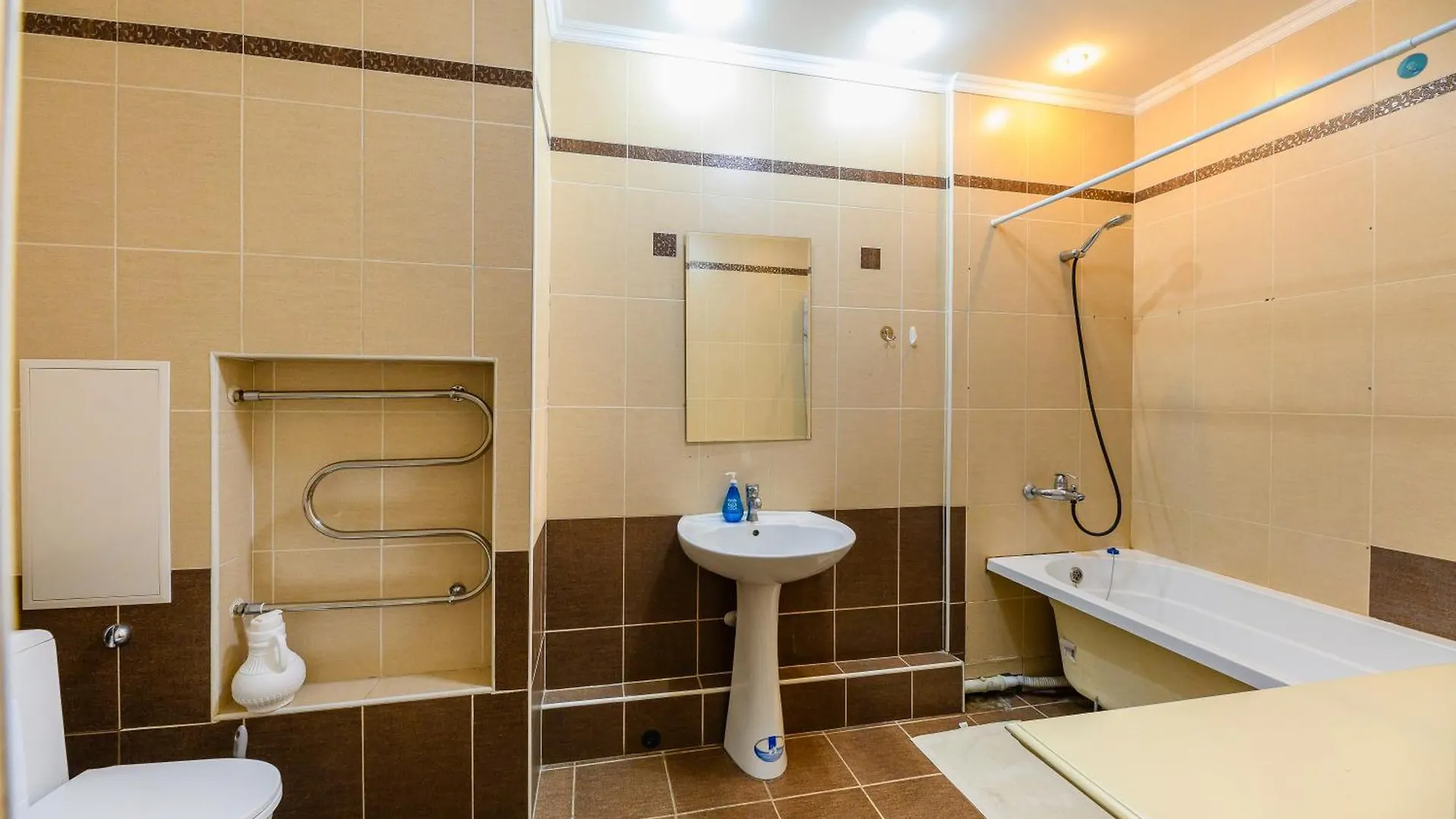 3Rooms Apartment In The Center 알마티