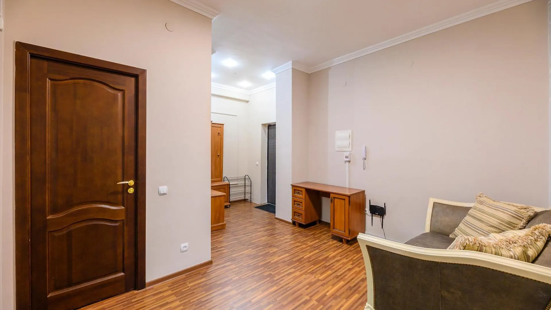 3Rooms Apartment In The Center 알마티