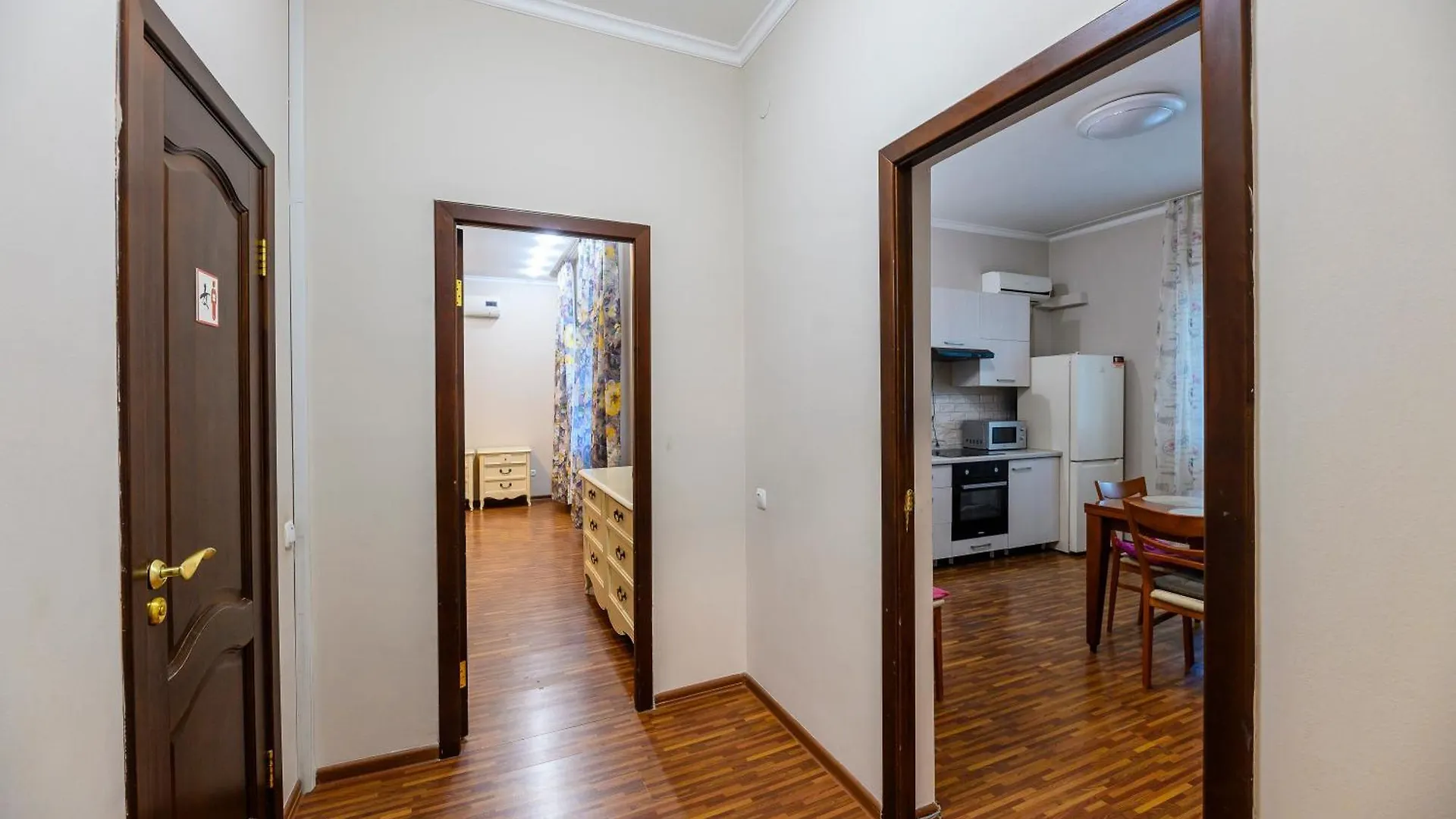 3Rooms Apartment In The Center 알마티
