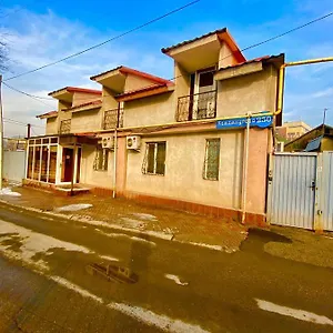 Esentai بيت شباب